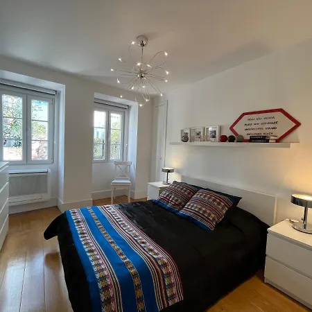 Design Flat In Principe Real Διαμέρισμα *