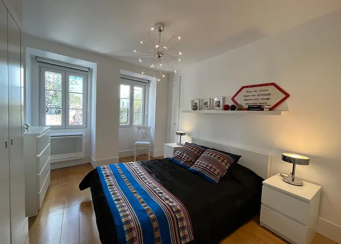 Premium Lisbon Design Flat - Principe Real Apartment *